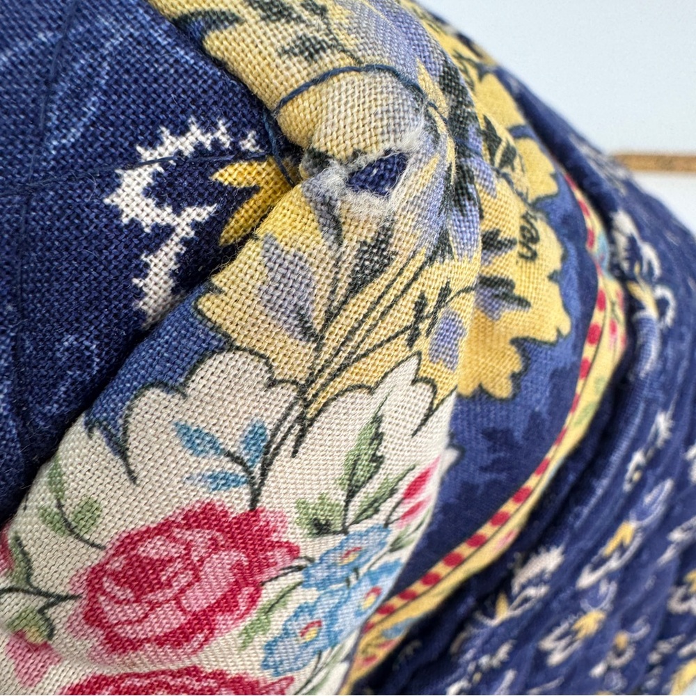 2 VTG Vera Bradley Cottagecore Floral Barrel Bag Butter/Navy & Elephant Bag - Picture 15 of 16